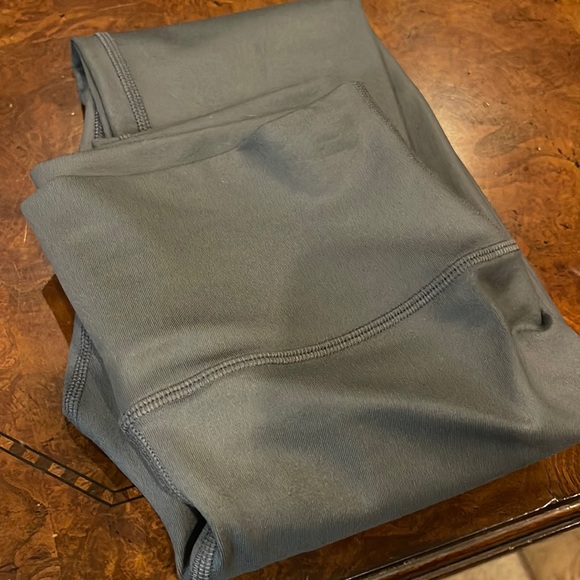 ALO Yoga Pants - Like brand new alo leggings